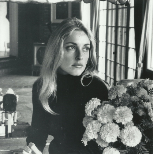 romanbymarta:   Sharon Tate, Summitridge Drive, Beverly Hills,1968. 