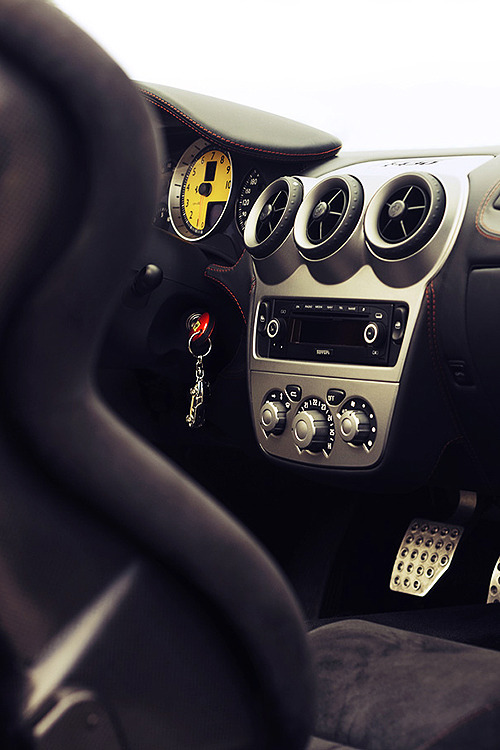 6speedhaven:  Ferrari 430 Spider Interior. 
