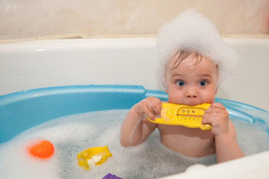 Little girls bath buns