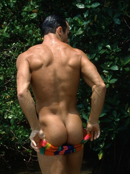 sweetmalebutts:  Who wouldn’t want this? 