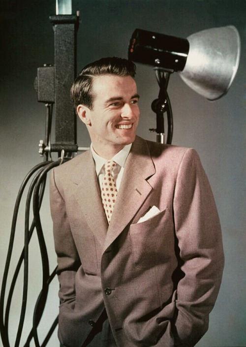 gerg14:  HOLLYWOOD HUNK OF THE DAY: Montgomery Clift. He’s considered one of the most beautiful men to ever grace the screen, and who could argue that statement. MC had so much going for him — talent, looks, accolades — but he struggled with his