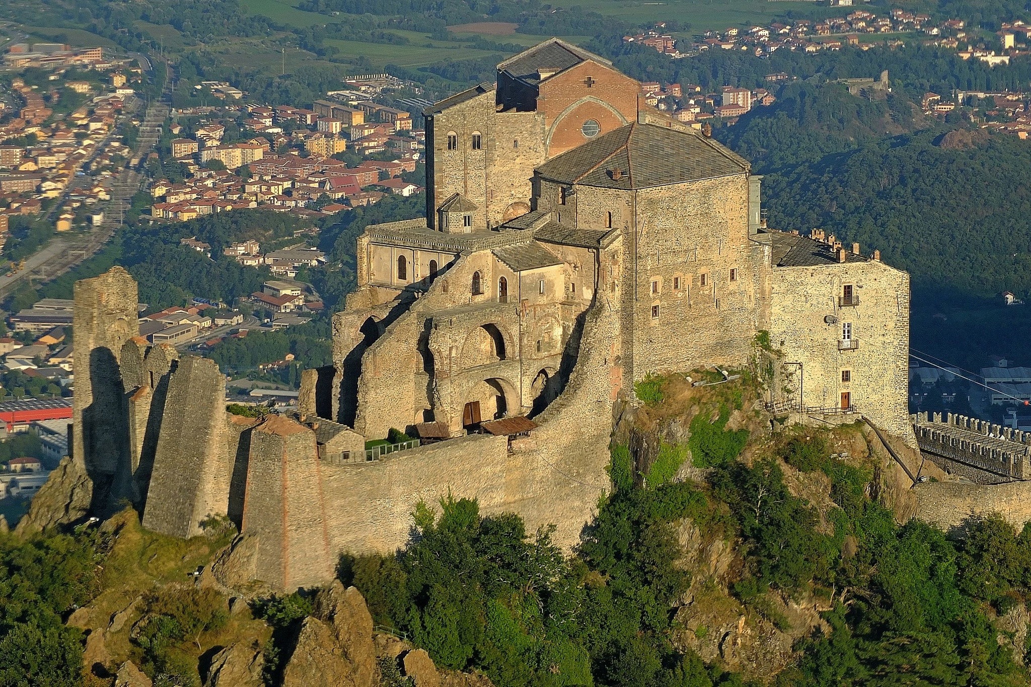 m1male2:Sacra di San Michele, Sant'Ambrogio di Torino, Piamonte, Italia. 