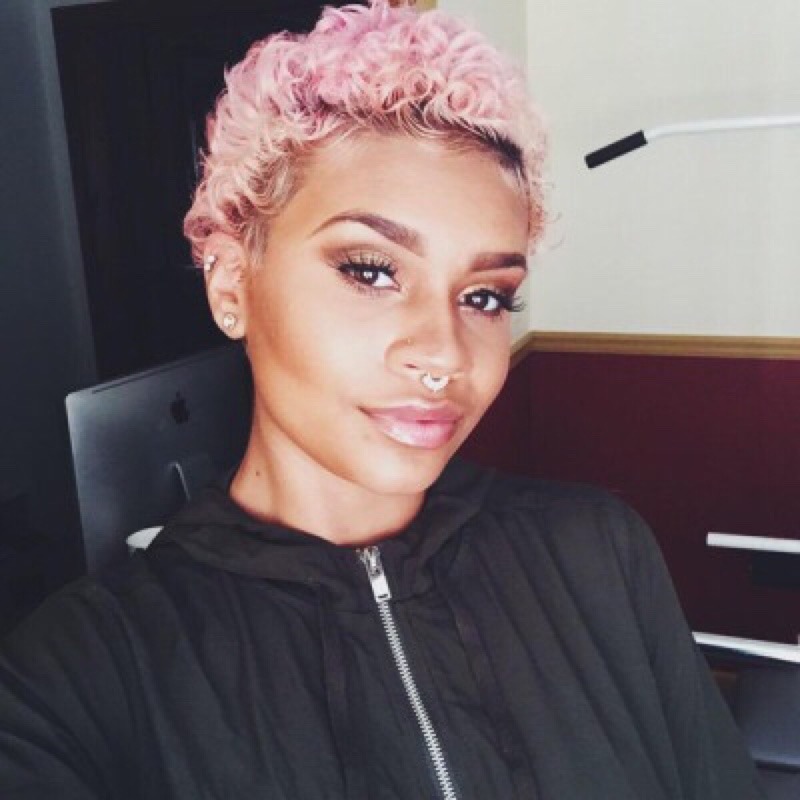 blackhipstergirly:  melaninist:  Pink and red hair on black women ❤️💗  😍😍