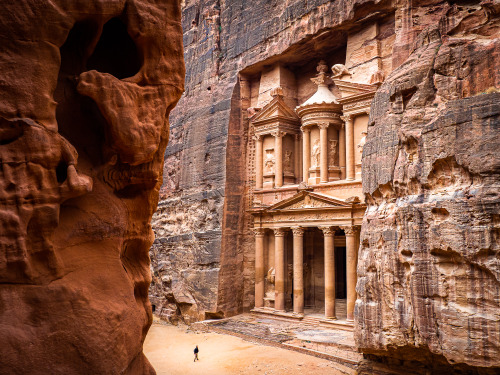 misterlemonzafterlife:  breathtakingdestinations:Petra - Jordan (by Giuseppe Milo)  https://MisterLemonzAfterlife.tumblr.com/archive