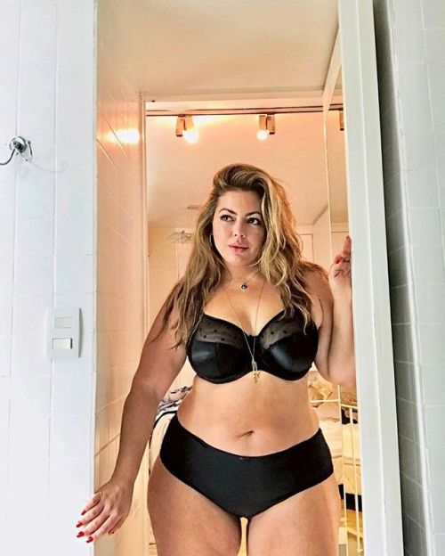 thinfatfit:  Fluvia Lacerda