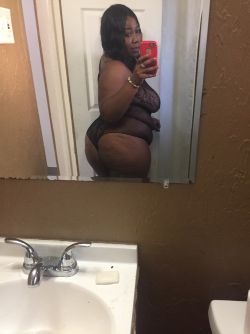 msprettykittyy:😜😜😜 it’s 8 am and I’m about to check out 