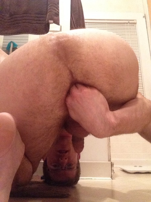 beaugarcon88:  I’m going to regret this in the morning what with the holding my body in awkward positions, but I couldn’t sleep. This is the result. I have huge hands and knuckles, so I’ve never been able to fist myself but at least I got the urge