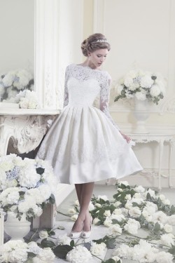 livenedup:  10 Quirky, Vintage Tea-Length Wedding Dresses  Check it out at http://www.livenedup.com/10-quirky-vintage-tea-length-wedding-dresses/