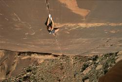 house-under-a-rock:  Canyonlands, Utah (photo: Jimmy Chin) 