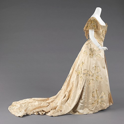 Ball Gown by House of WorthFrance, 1903Met Museum