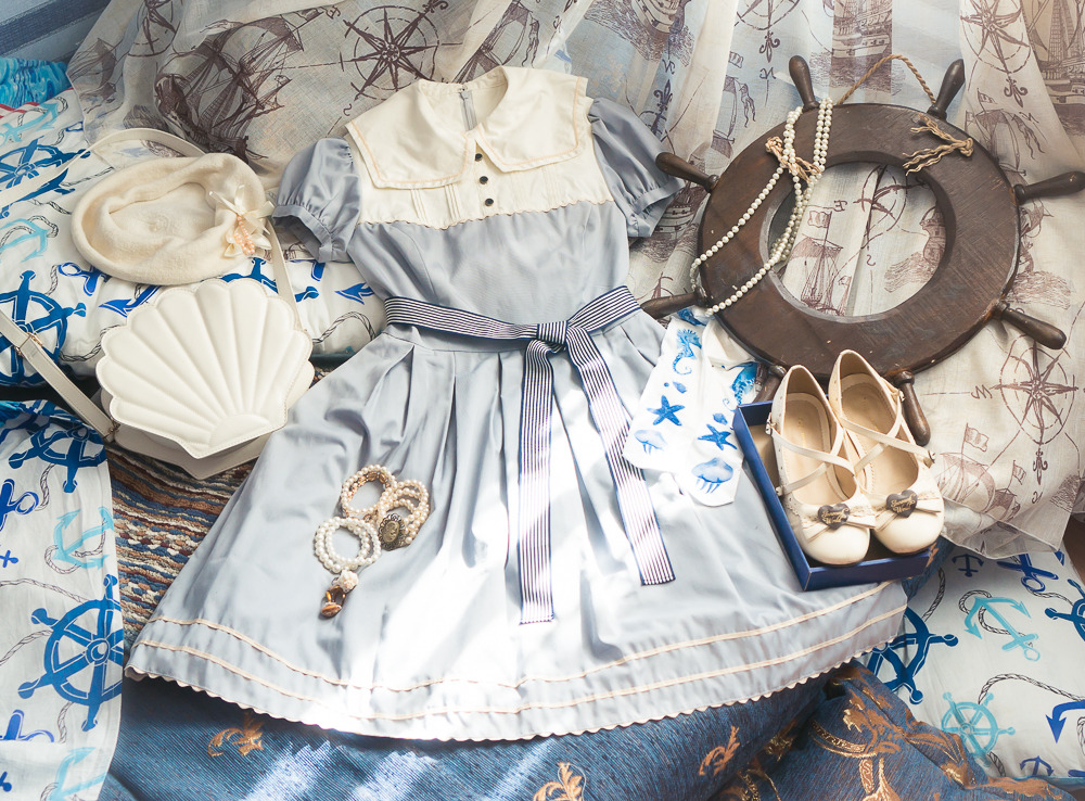 angie-dream:
“ My classic sailor coord.
o|–}
dress - Sailor Doll OP by Victorian Maiden,
beret - FanPlusFriend,
bag - DreamV,
tights - Taobao,
shoes - Innocent World.
”