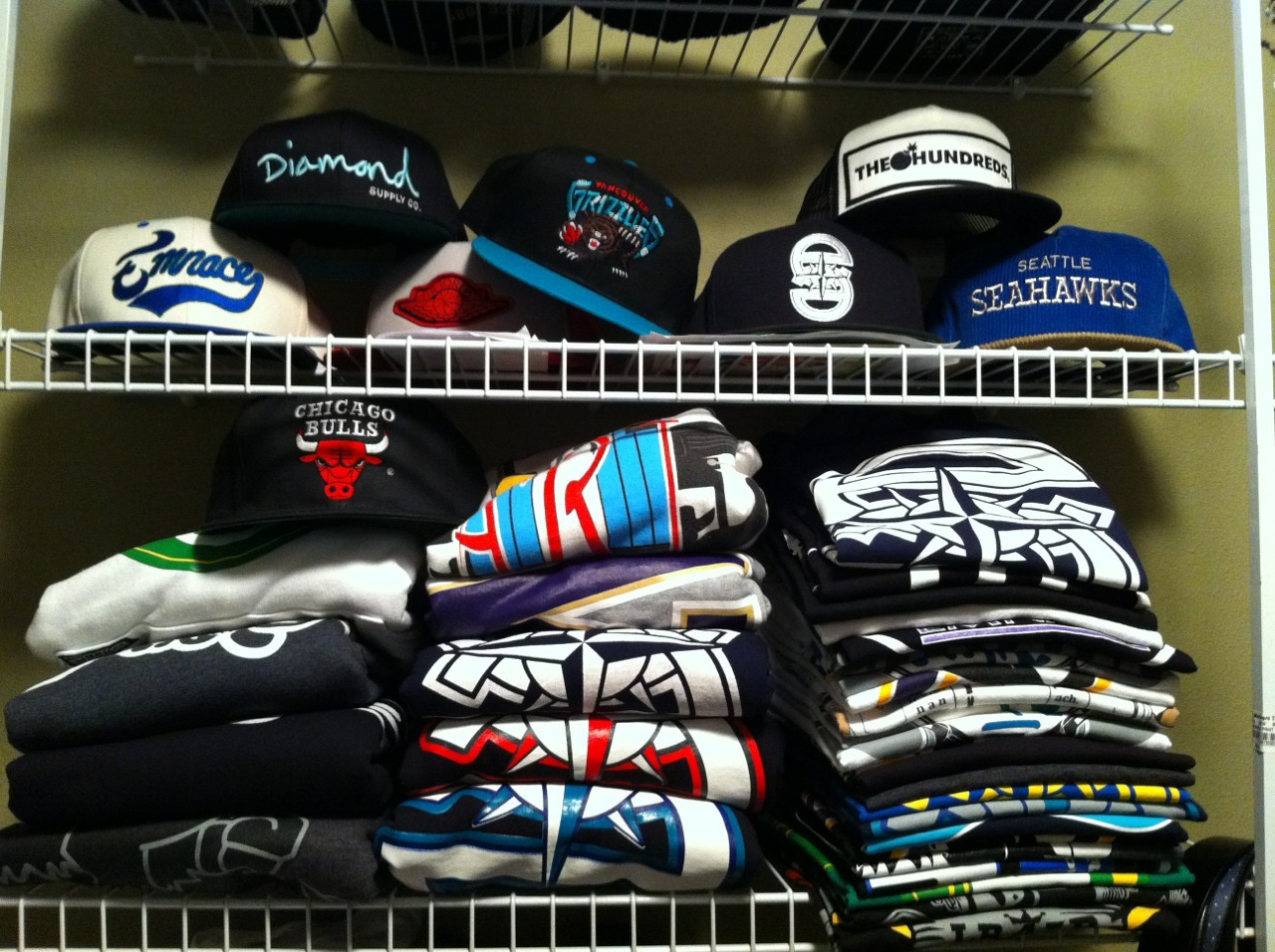andydope29:  http://andydope29.tumblr.com/ I Follow Back ^^ 
