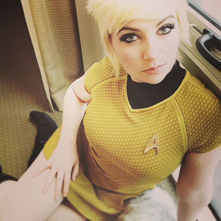 windofthestars:  Did you get to see the new Star Trek movie yet??  Really want to