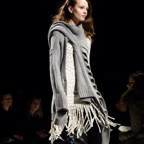 @HerveLeger shakes up the sweater for Fall/Winter &lsquo;16. : @NancyGomez #NYFW by fashion_week