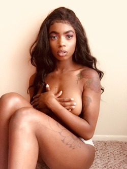 tinymonai:  Loving the skin I’m in. IG: