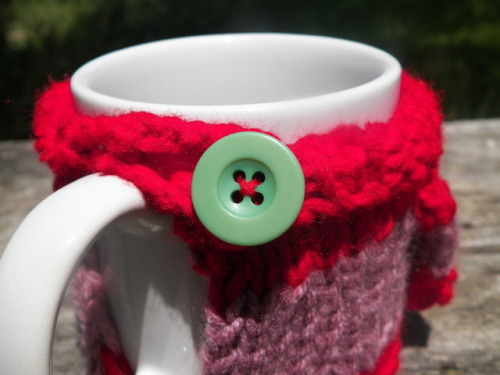amandascurios:Mug cosy made to look like Mabel’s striped sweater from the Gravity Falls episode Litt