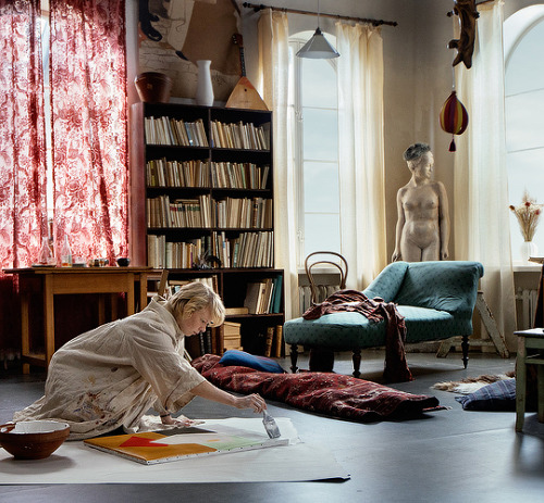 amatesura:Tove Jansson in her studio / Alma Pöysti as Tove Jansson in Tove (2020)