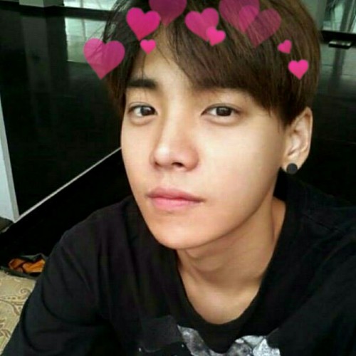 jaewonandonly:  everyone needs jaewon w/ hearts