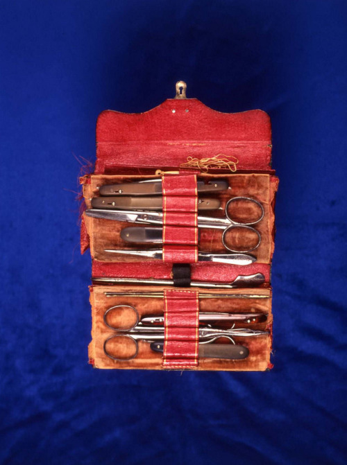 biomedicalephemera:Dr. Mary Edwards Walker’s pocket surgical kit Dr. Walker was the first female s