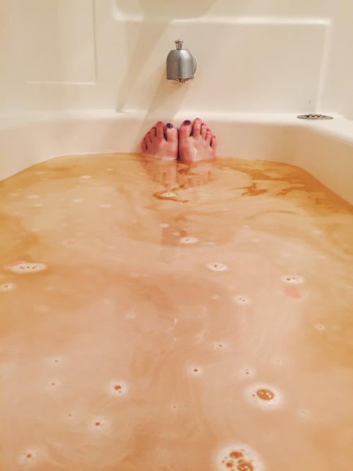 thatdisneyworldblog: nbd just bathing in gold