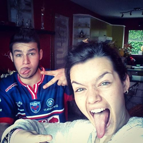 longsexytongues:  @meli.melouw