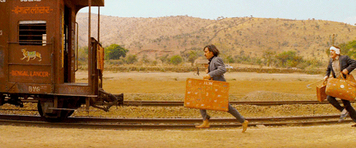 guillermodltoro:Dad’s bags aren’t gonna make it.The Darjeeling Limited (2007) dir. Wes Anderson
