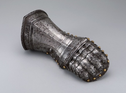 Flemish mitten gauntlet for right hand, mid 16th century.from The Art Institute of Chicago