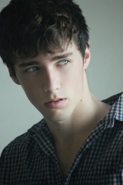 allblogboys:  Green eyed boy