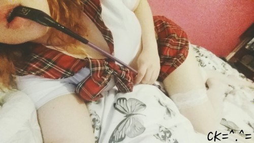 concupiscentkitten:  I’m a good girl Senpai I promise 🌹   ♡ Wishlist ♡ 