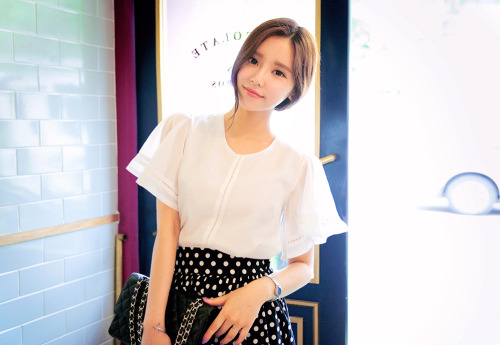 korean-dreams-girls:  JungYeon - June 24, 2014 Set