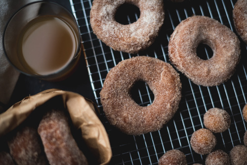 fullcravings:  Cinnamon Sugar Cake Doughnuts