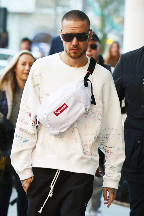 thedailypayne:Liam arriving at St Pancras International in London - 7/2