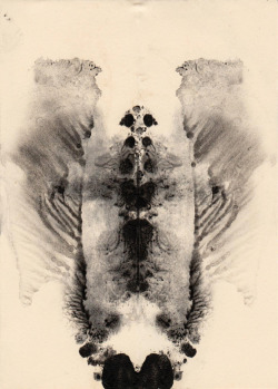 francescoviscuso:  Oil on paper, 10,5 x 15 cm.2015  