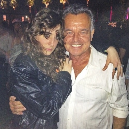 kickerofelves:Victoria Legrand and Ray Wise