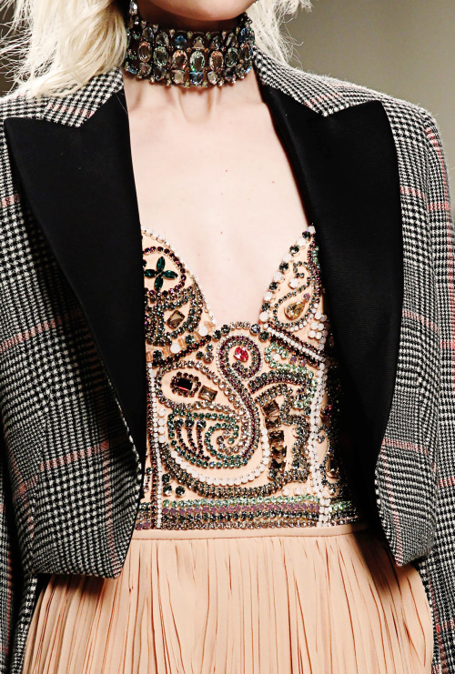 fuckyeahfashioncouture:  Lanvin Fall-Winter 2016 PFW 