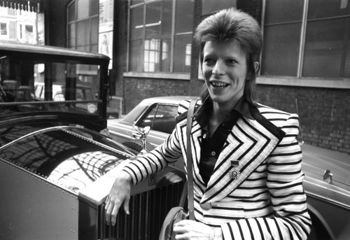  David Bowie at King’s Cross station before leaving London for Aberdeen with the Spiders, May 15, 19