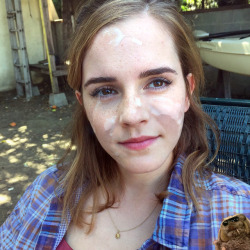 mr-floppys-celebrity-fakes:  Emma Watson Facial Fake