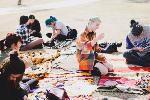 Crafting with new friends in the park yesterday. // Phoenix - Encanto Park