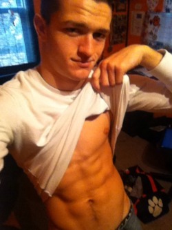 straightboyselfpics:  Tyler