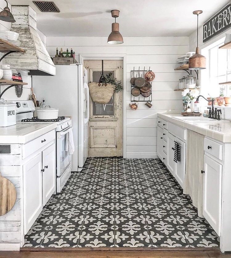 imoutsidelookingin:  Decorsteals