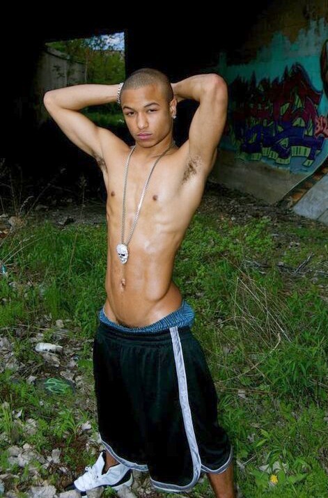 tbhitismackdamost: Retro aaasexc ! Sexiest Standing pose… ( this Boi got Ass &amp;