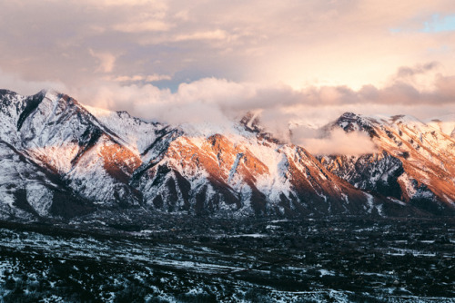 Sunset at SuncrestPurchase this as a print here, and/or follow the photographer: Web / Instagram / T