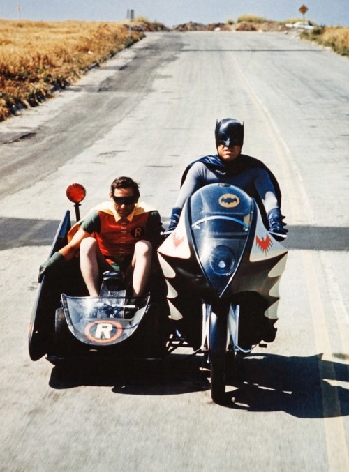 Burt Ward As Robin And Adam West As Batman And Their Stunt Doubles, Victor Paul And Hubie Kerns - Batman