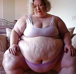 bigssbbwgirl:  Wanna fuck a horny BBW? - CLICK HERE!