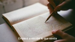 somospandaspordentroyporfuera:  La gente tiene suficiente problemas como para yo contarle los míos…-Una chica invisible. 