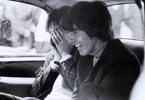 onlypaulmccartney:George Harrison and Paul McCartney.
