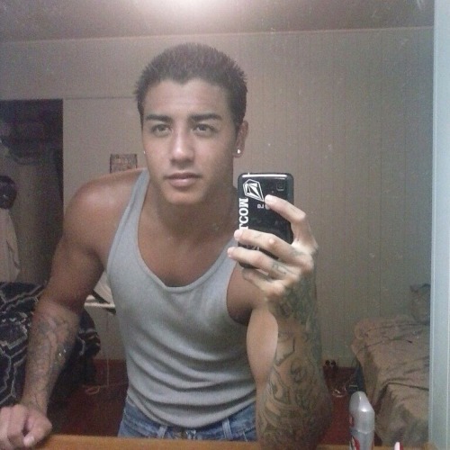 welointhe808:  titankauai:  Hot Local Stud  Damn