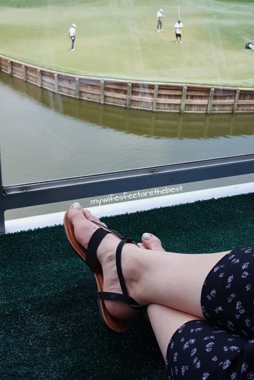 mywifesfeetarethebest: This weekend’s golf tournament is brought to you from the view of mywifesfeet