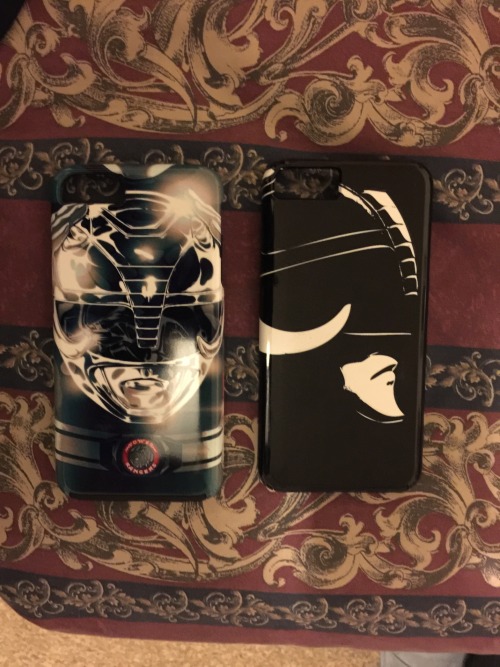 powerrangers20:  Custom made black ranger phone cases  *sigh* Somebody’s selling unauthorized 