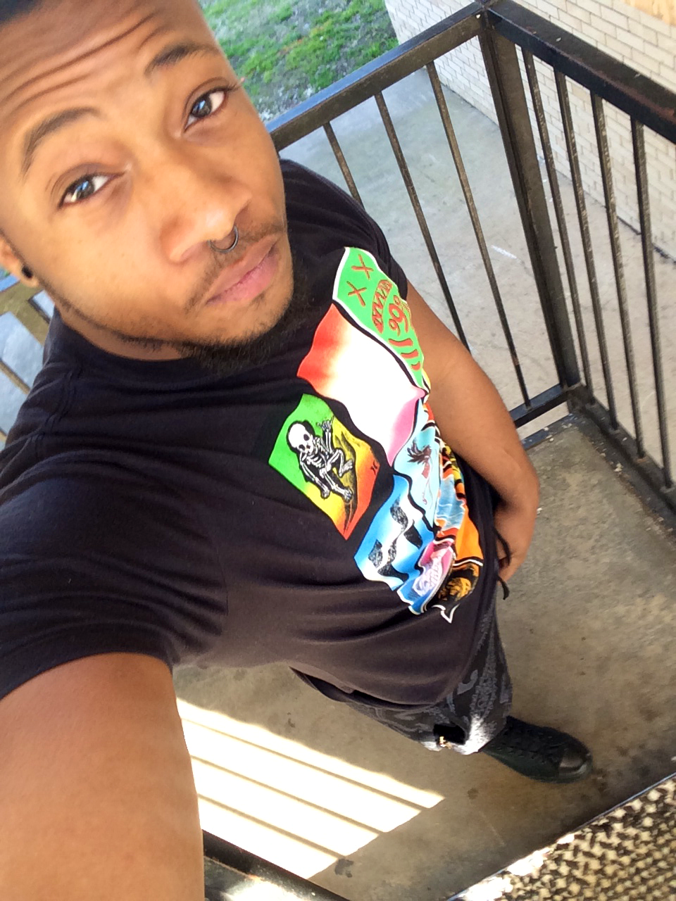 you-kingrosei-fan:  1st Pic: New Åvį🌹😋 